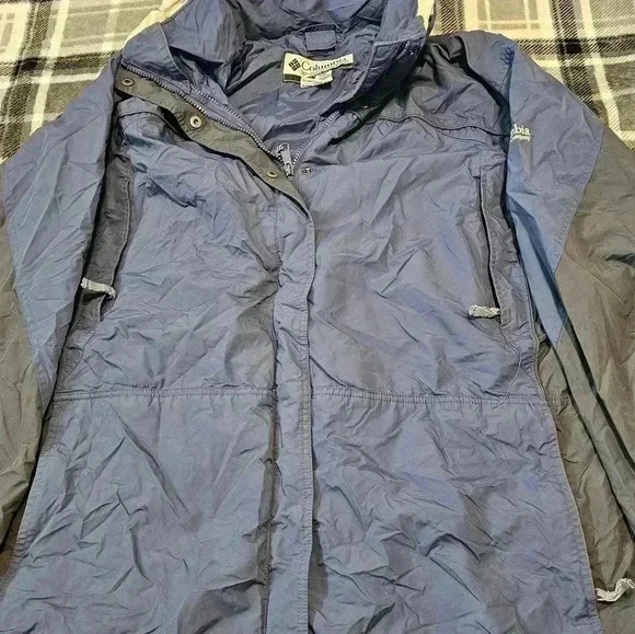 Columbia women's XL blue and gray weather proof outer coat, no liner - Picture 3 of 12